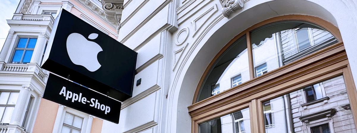 Die Fassade des Tools at Work Apple Shops mit dem Firmenschild in der Zirkusgasse 40