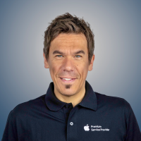 Portrait of Oliver Deutsch