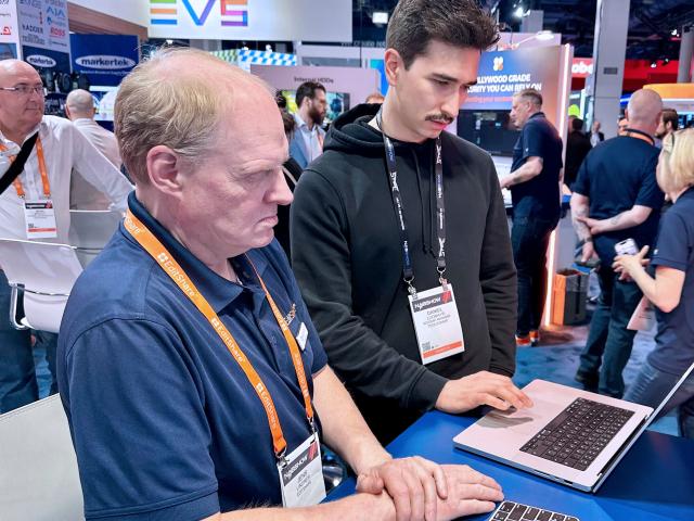 Daniel Lugmayr, Tools at Work Spezialist Video/Audio am Messestand des Tools at Work Partners von Editshare