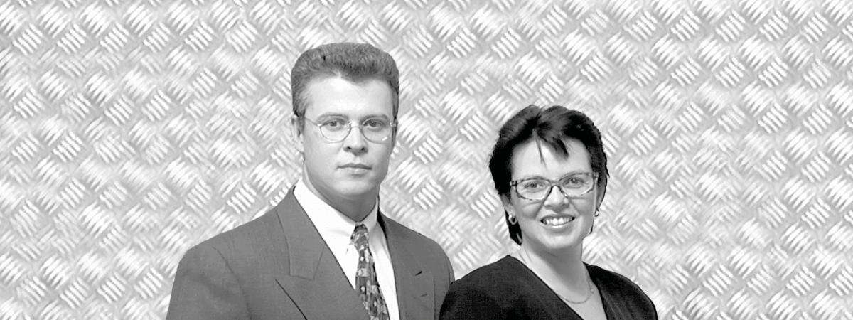 Die Tools at Work Firmengründer Walter Kuntner und Berenice Kuntner auf einem Foto aus den 1980er Jahren